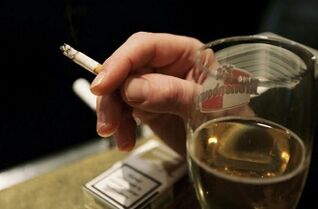 L'alcool et le tabagisme sont les causes de l'activation du virus du papillome humain
